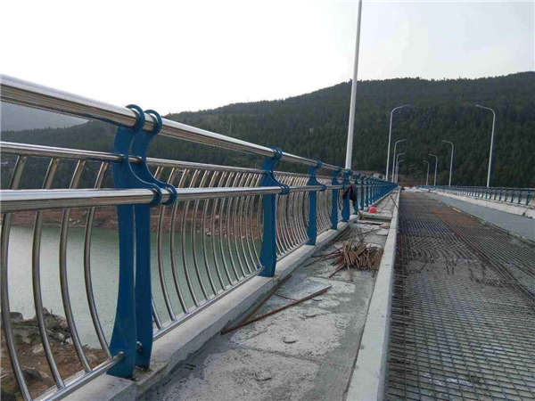 浙江不锈钢桥梁护栏的特点及其在桥梁安全中的重要作用