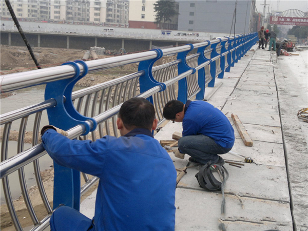 浙江不锈钢河道护栏的特性及其在城市景观中的应用